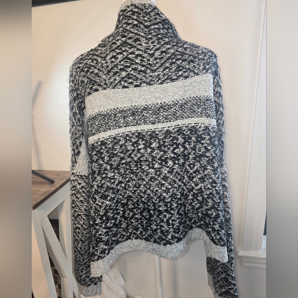 John + Jenn Oversized Mockneck Sweater Women's Size XL - Picture 4 of 11